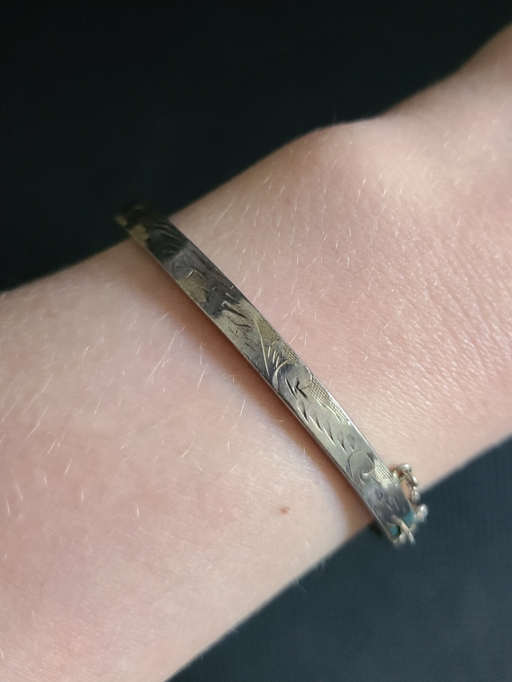 VTG 7" 925 Delicate Etched Florals Hinge Bangle